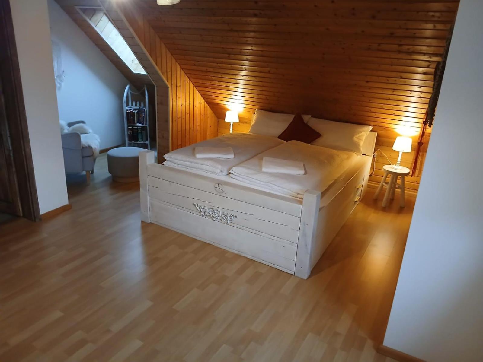 Familienfreundliches-Luxus-Bahnwaerterhaus Villa Шилтах Екстериор снимка