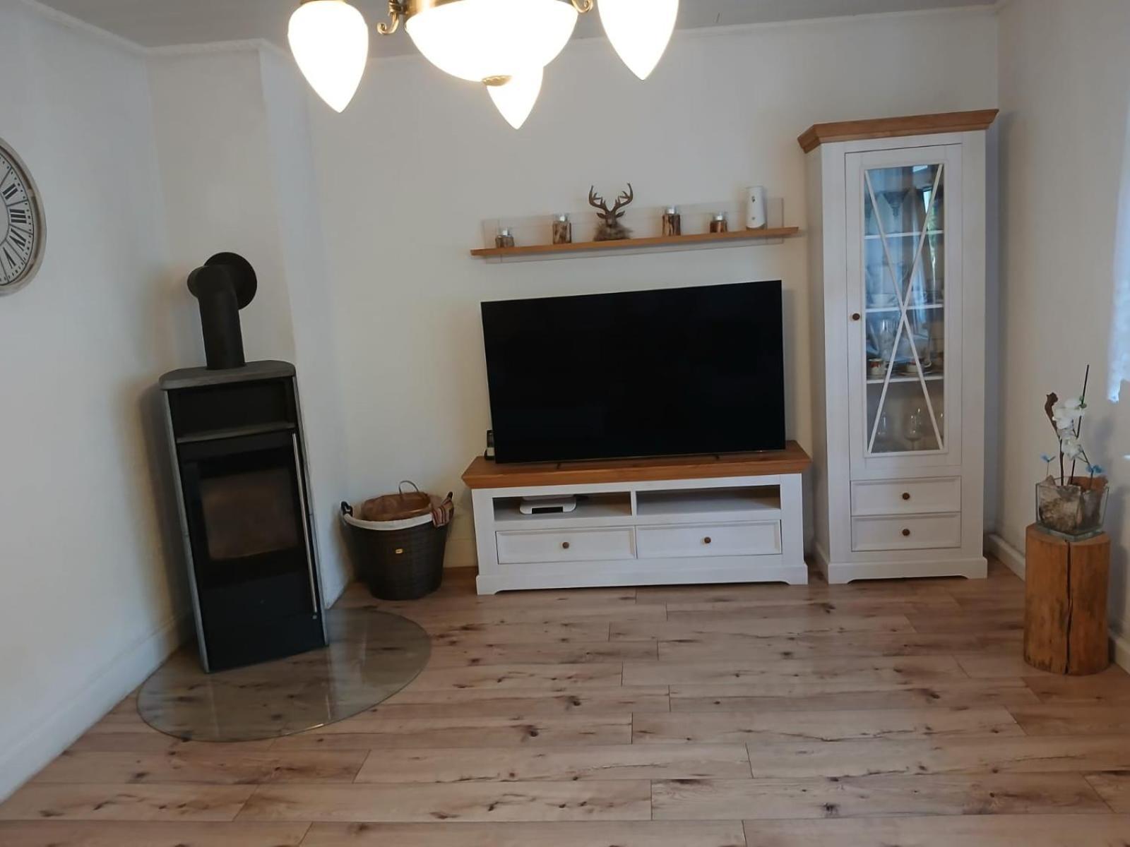 Familienfreundliches-Luxus-Bahnwaerterhaus Villa Шилтах Екстериор снимка